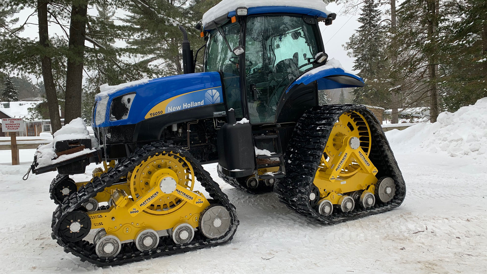 9000-LM Series Tracks on a New Holland T6050